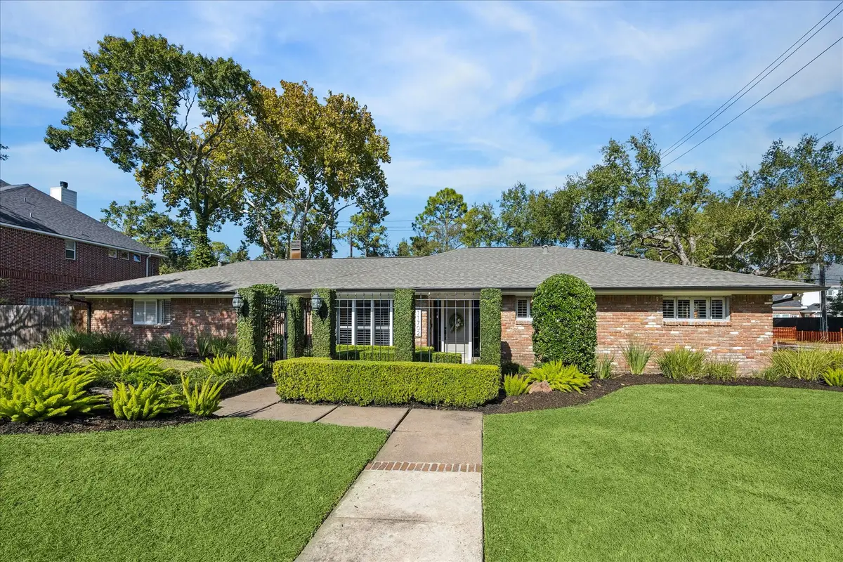 11702 Spriggs Way, Hedwig Village, TX 77024 - Image #1