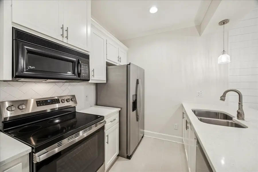 11711 Memorial Drive #127, Houston, TX 77024 - Image #2