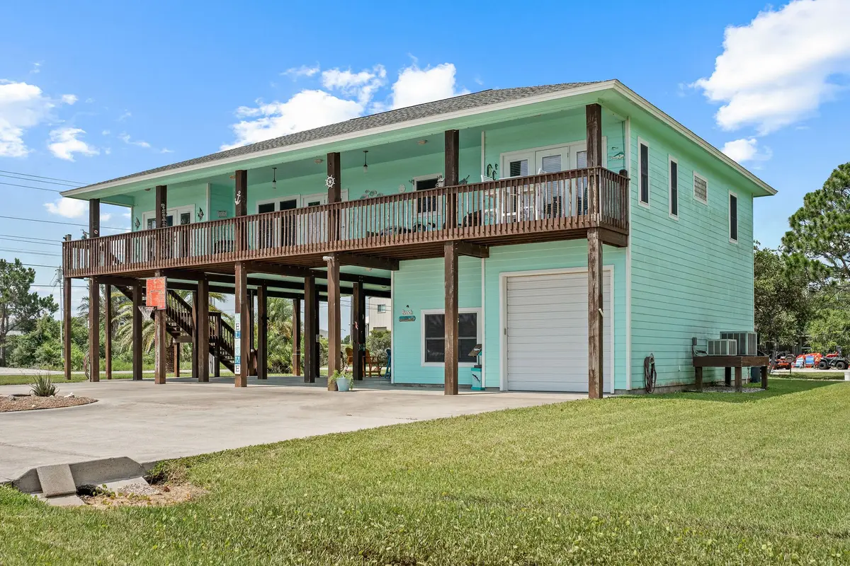 23 Macey Street, Port O Connor, TX 77982 - #1