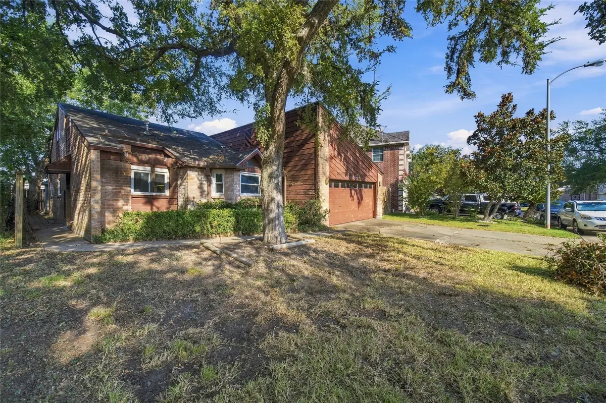 606 Meadow Knoll Drive, Stafford, TX 77477 - #1