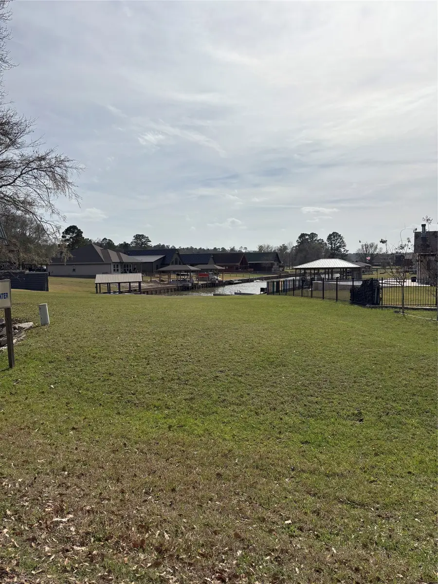 114 Wildwood Lake Drive N, Huntsville, TX 77340 - #2