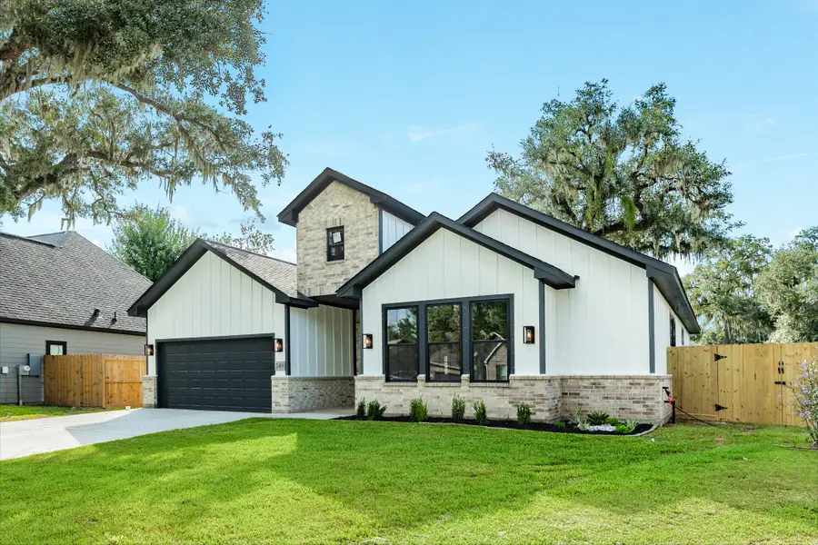 249 Montclaire Drive, West Columbia, TX 77486 - #2