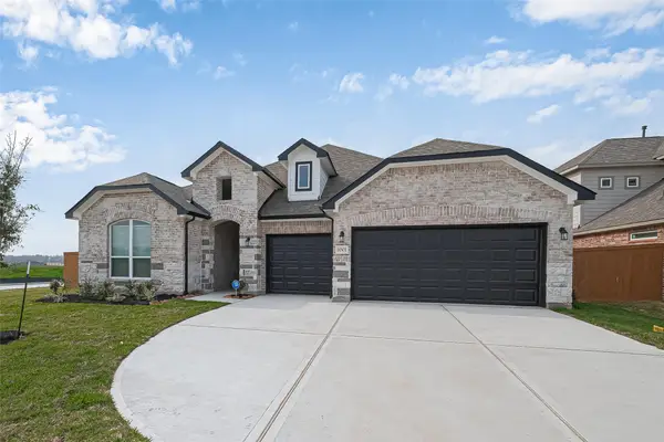 1322 Austin Colony Drive, Angleton, TX 77515