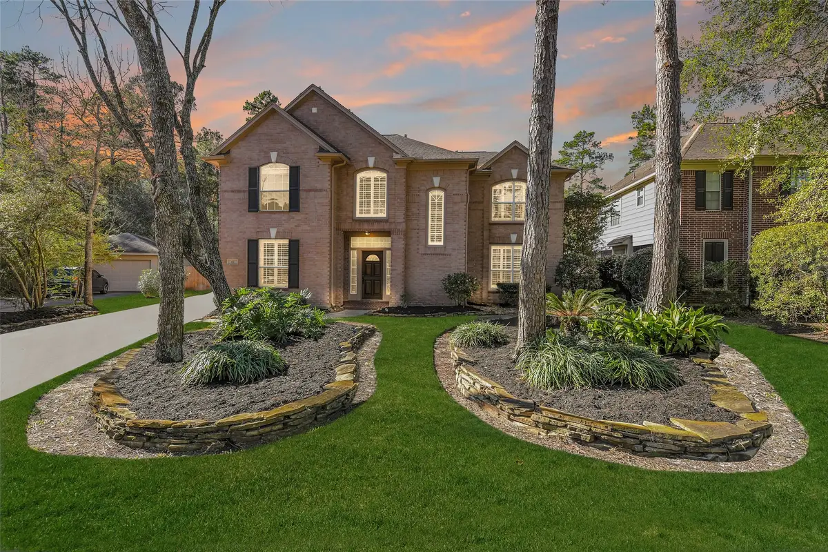 62 N Goldenvine Circle, The Woodlands, TX 77382 - Image #1