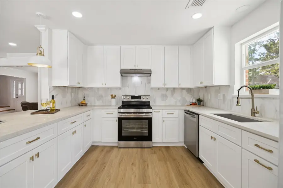 5506 Three Oaks Circle, Houston, TX 77069 - Image #3