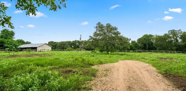 1026 Red Town Rd, Elgin, TX 78621