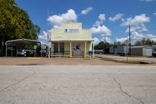 502 Mulcahy Street, Damon, TX 77430