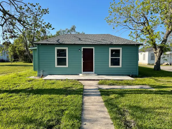 2213 Western Avenue, Orange, TX 77630