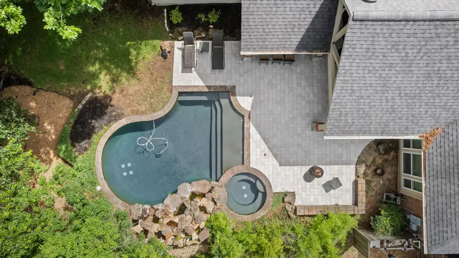 59 N Bluff Creek Circle, The Woodlands, TX 77382 - #2