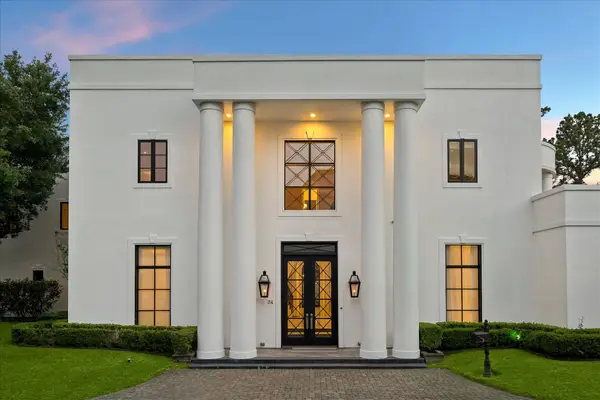 24 Crestwood Drive, Houston, TX 77007