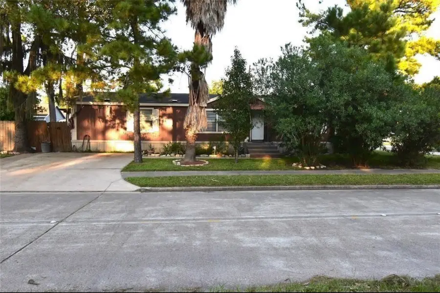 11703 Greenmesa Drive, Houston, TX 77044 - Image #2