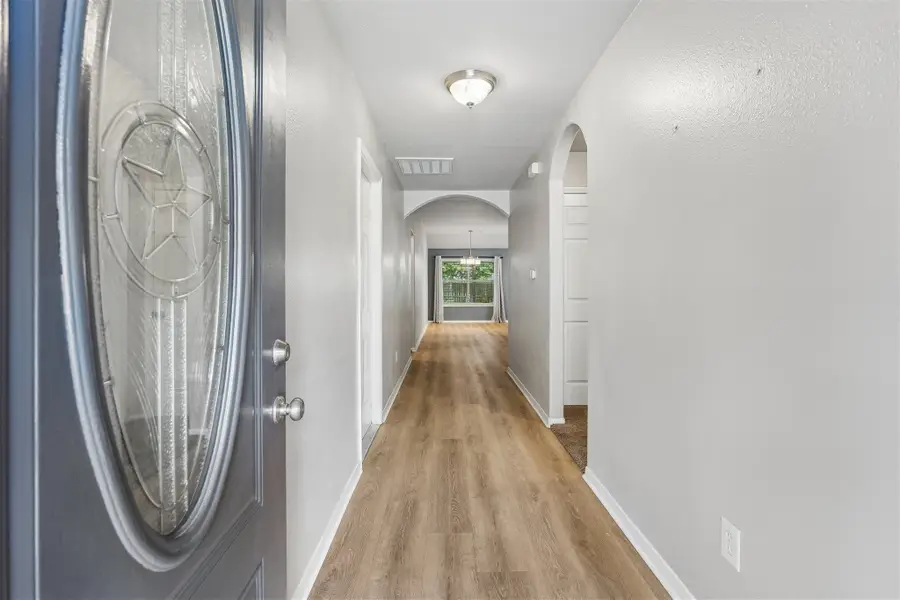 802 W Sealy Street, Alvin, TX 77511 - #3