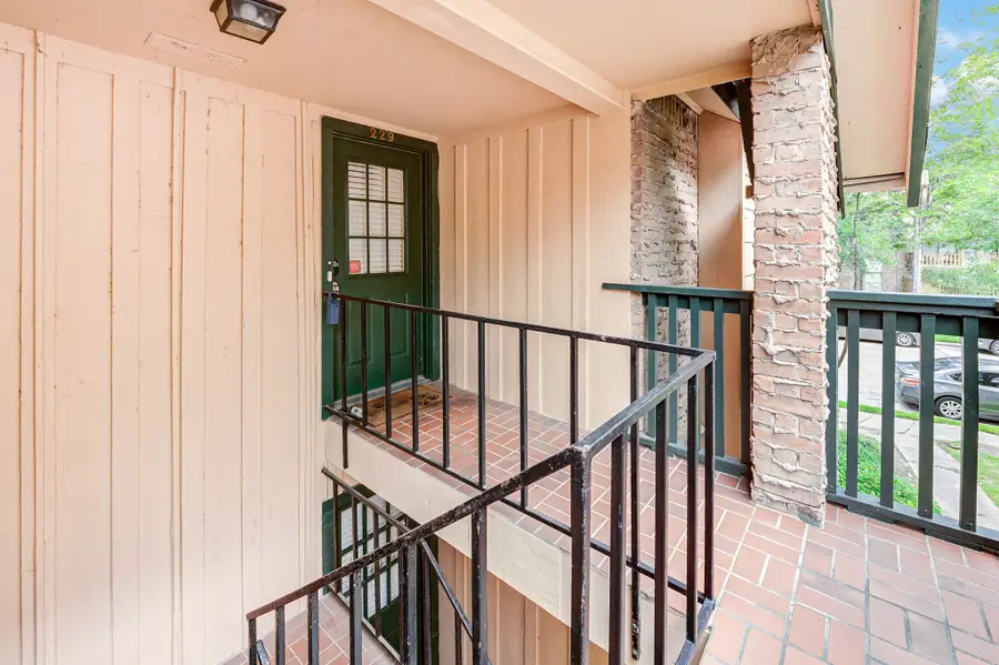 8229 Kingsbrook Road #229, Houston, TX 77024 - Image #2