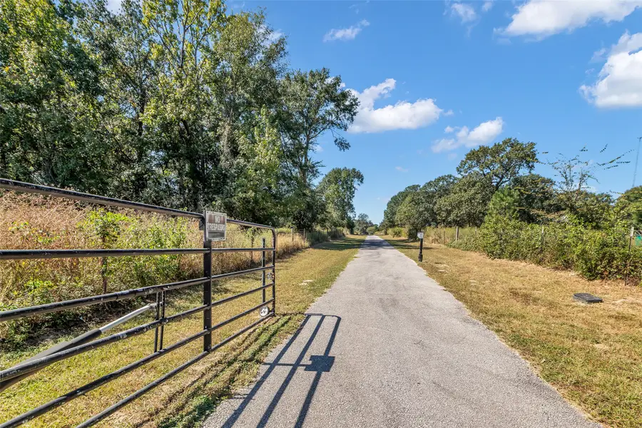 13833 N Highway 75, Willis, TX 77378 - Image #3