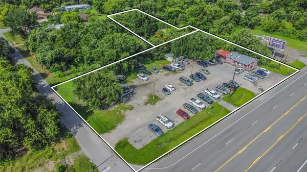 6714 Highway 6, Hitchcock, TX 77563