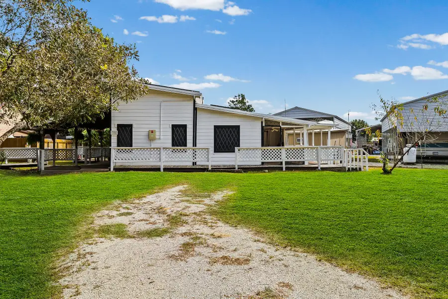 304 Sunrise Drive, Livingston, TX 77351 - Image #3