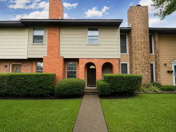 1528 Silverpines Road #528, Houston, TX 77062
