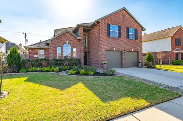 1104 Lake Shore Drive, Pearland, TX 77581