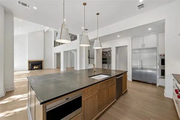 927 Peachwood Bend Drive, Houston, TX 77077