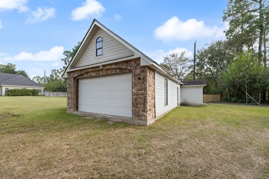 288 Alana Lane, Oak Ridge North, TX 77386 - Image #3