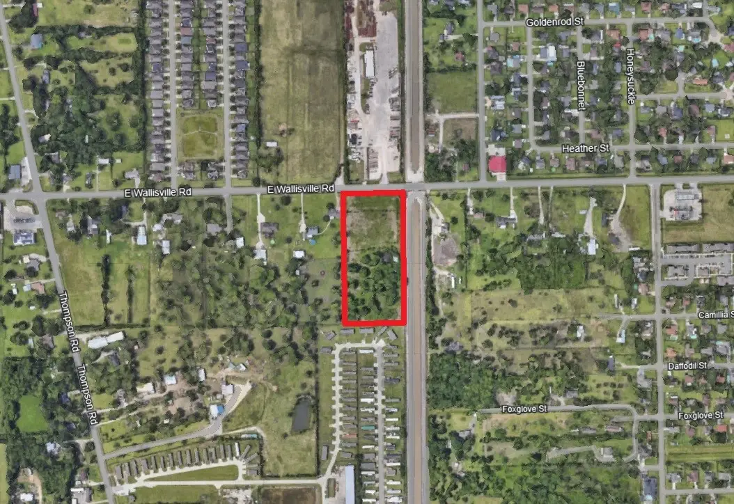 2020 E Wallisville Rd, Highlands, TX 77562 - #1