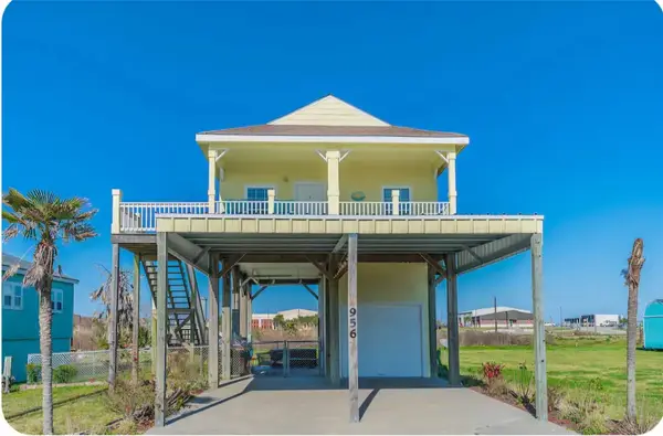 956 S Monkhouse Drive, Port Bolivar, TX 77650