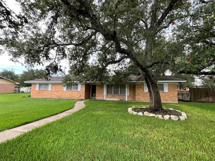 605 3rd Street, Cuero, TX 77954 - #2