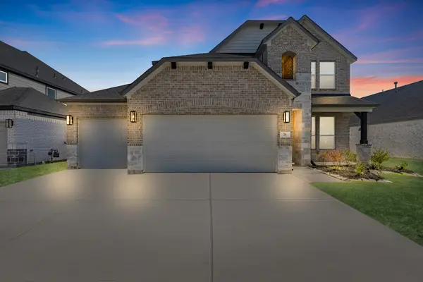 76 Shining Point Drive, Waller, TX 77484