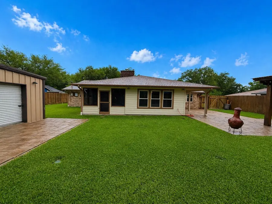 913 Cannan Drive, Angleton, TX 77515 - #2