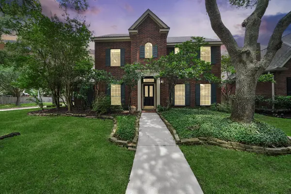 1003 Clarenda Falls Drive, Sugar Land, TX 77479