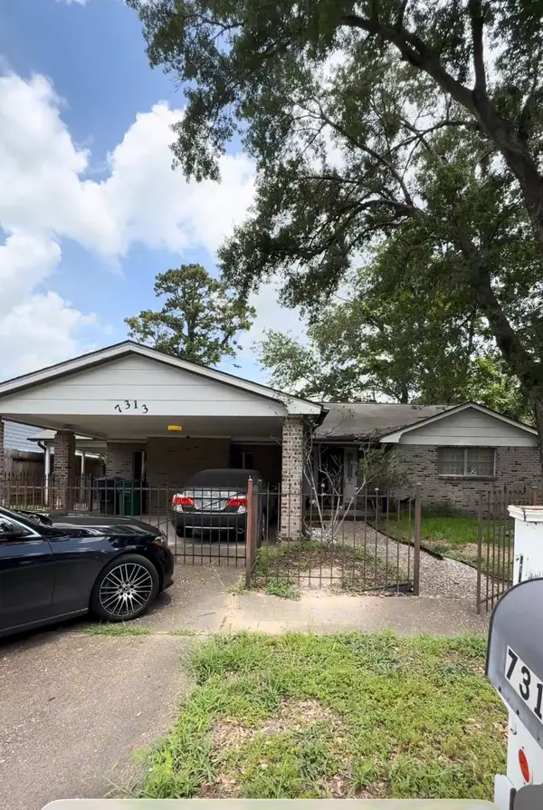 7313 Lakewood Drive, Houston, TX 77016