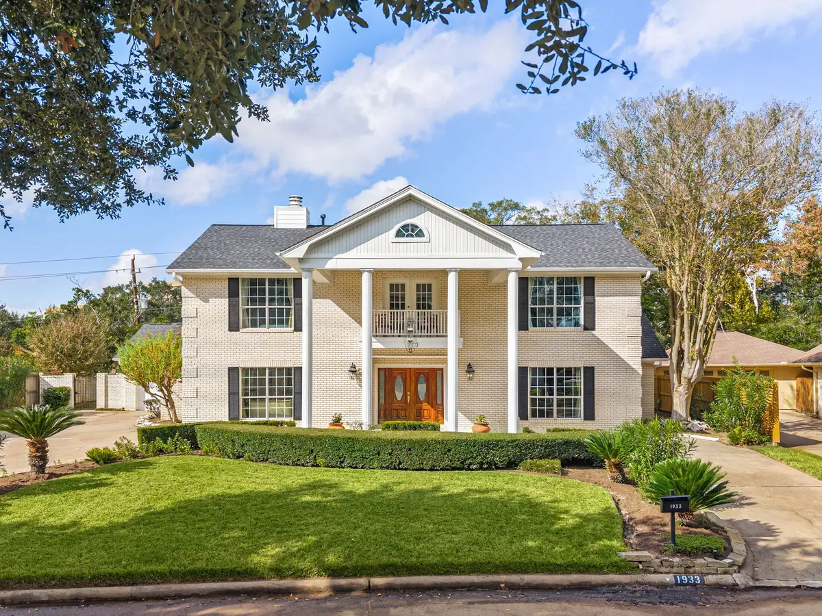 1933 Country Club Boulevard, Sugar Land, TX 77478 - Image #1