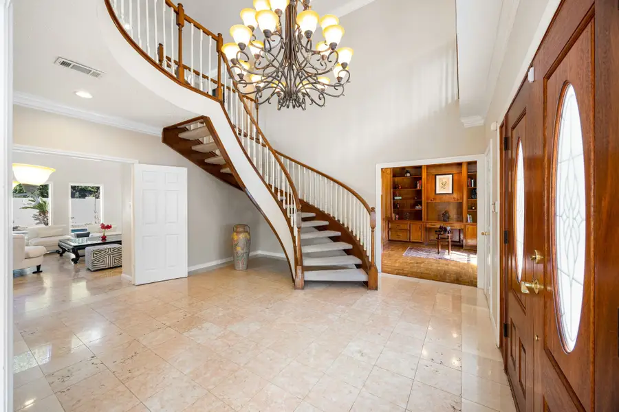 1933 Country Club Boulevard, Sugar Land, TX 77478 - Image #2