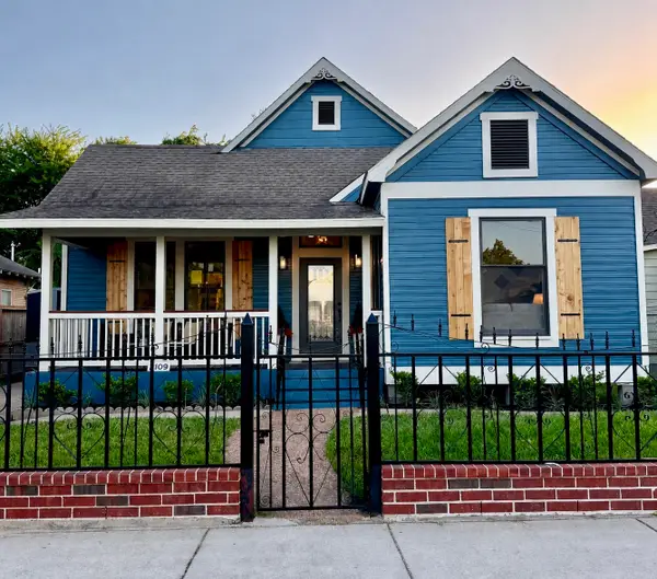 2109 Gentry Street, Houston, TX 77009