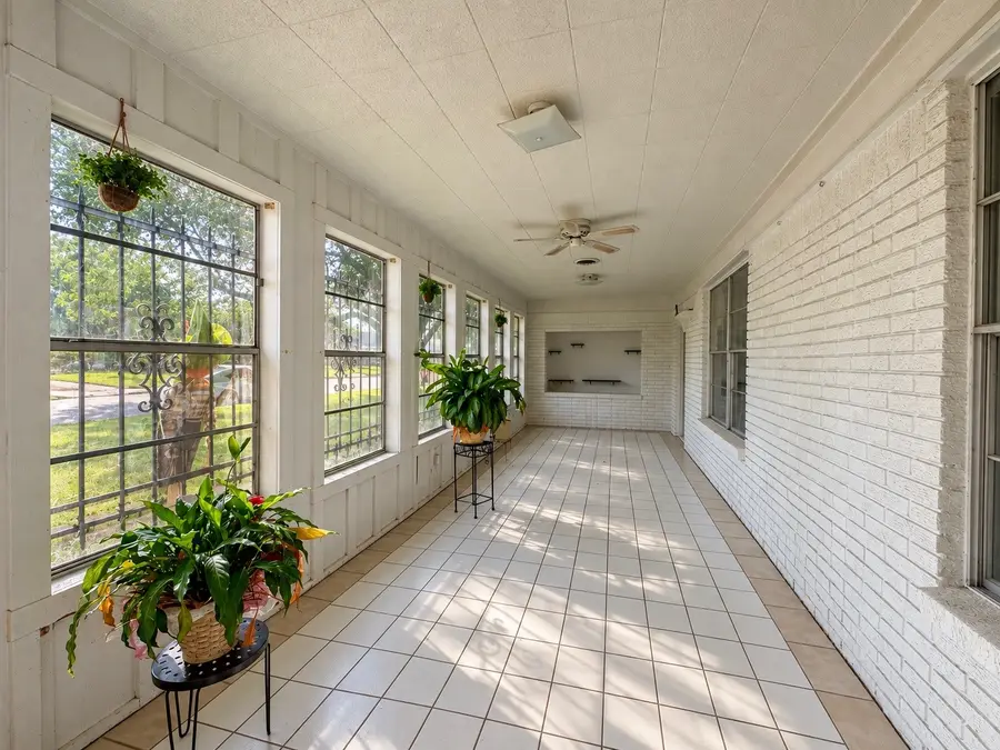 2202 French Place, Baytown, TX 77520 - #2