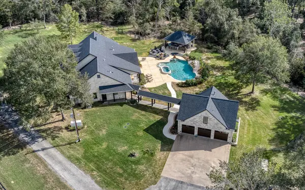 22474 Kmiec Road, Hempstead, TX 77445
