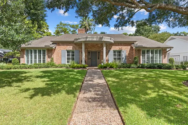 10052 Lynbrook Drive, Houston, TX 77042