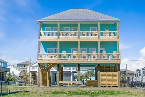 1978 Avenue I, Crystal Beach, TX 77650