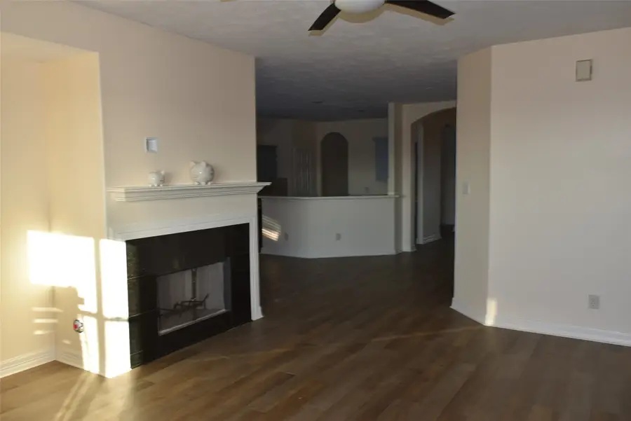 16630 Great Oaks Glen Drive, Houston, TX 77083 - Image #3