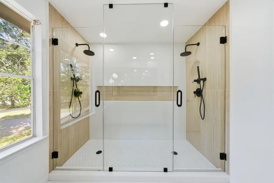 82 N Apple Springs Circle, The Woodlands, TX 77382 - Image #3