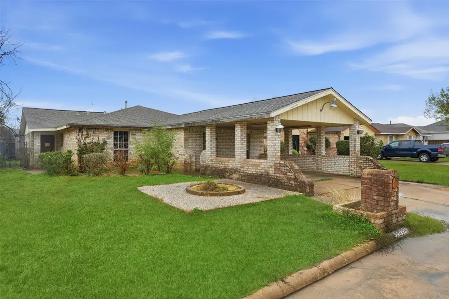 12815 Mosscrest Drive, Houston, TX 77048 - Image #2
