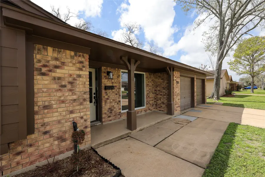 136 Talisman Street, Lake Jackson, TX 77566 - #3