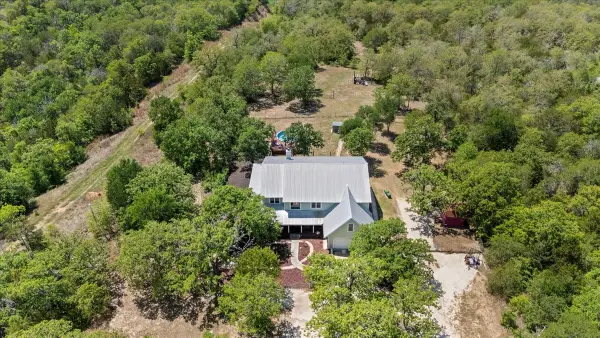 550 League Line Road, Smithville, TX 78957