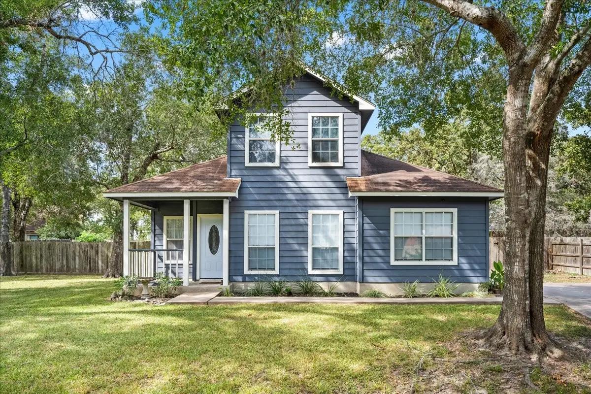 301 Buckeye Trail, La Grange, TX 78945 - #1