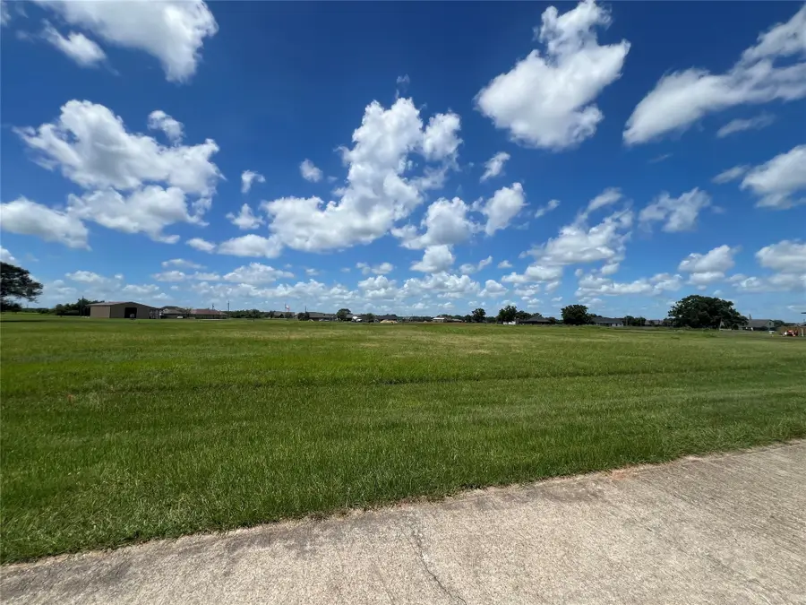 1426 Pinto Court, Angleton, TX 77515 - Image #2