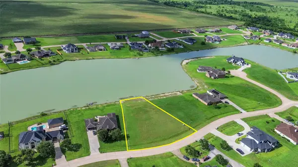 3711 S Shore Drive, Rosharon, TX 77583
