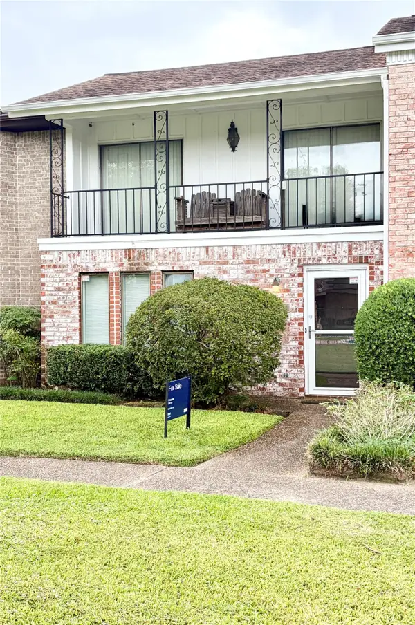 1311 Town Circle #4, Baytown, TX 77520