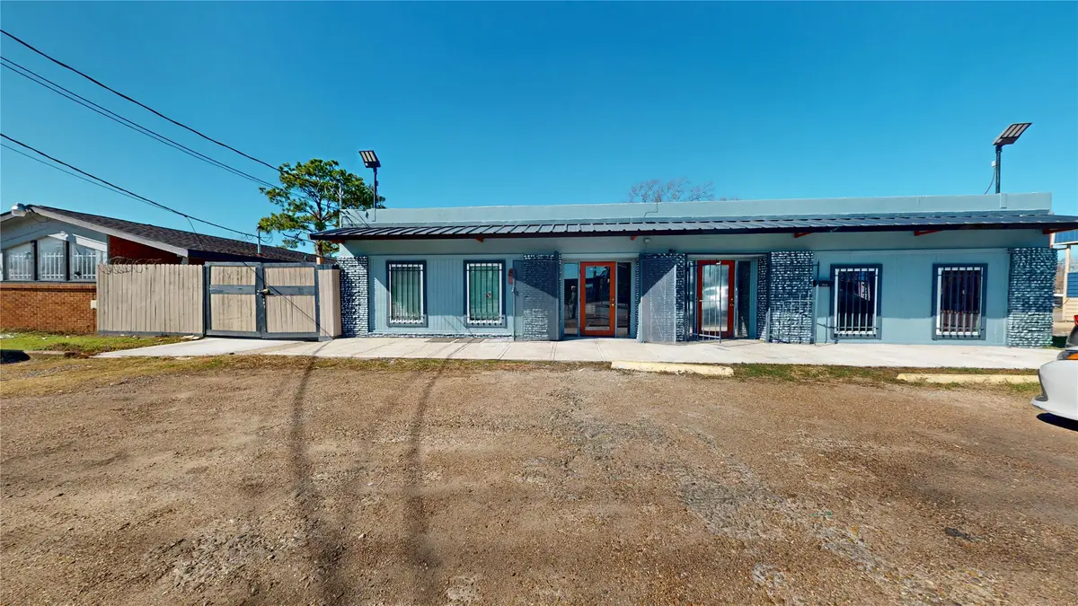 9205 Mesa Drive, Houston, TX 77028 - Image #1