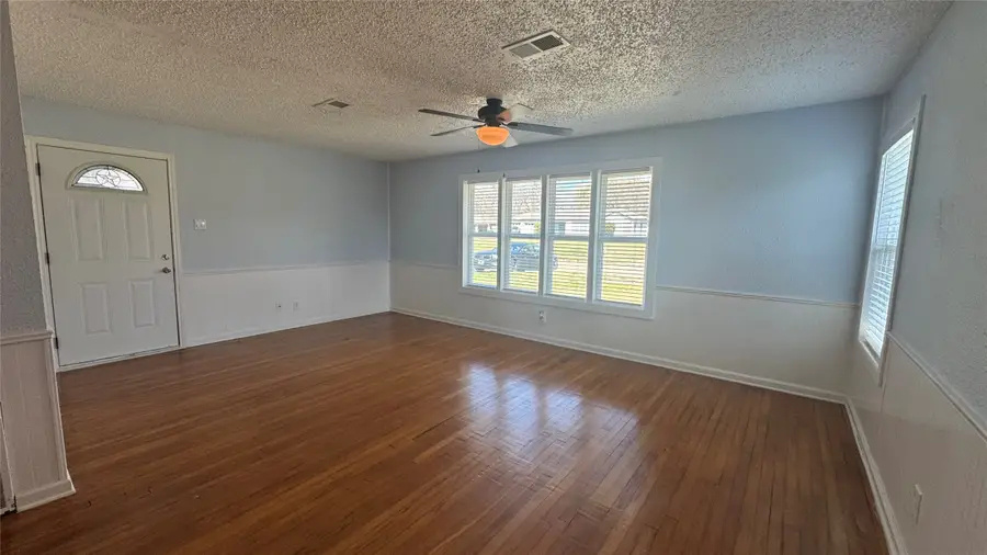 209 Lakewood Drive, Baytown, TX 77520 - #2