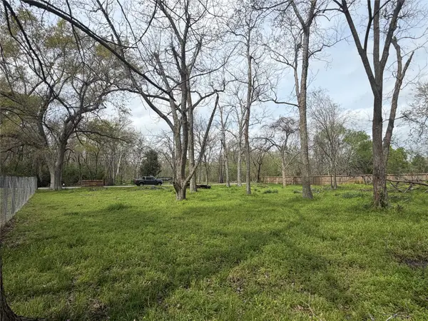 9608 Willow Street, Houston, TX 77088